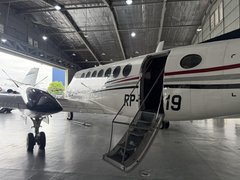 2001 King Air 350